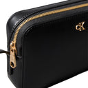 Calvin Klein Hardware Camera Bag - Umhängetasche (black/antique light gold) - Ansicht 4