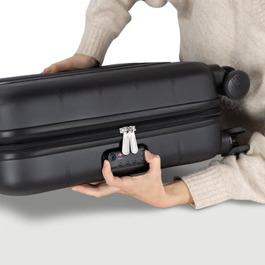 Osprey Ozone Exp Carry-On Hardside - 4-Rollen-Trolley 55 cm erw. (black)