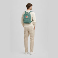 KI-generierte Darstellung – Fjällräven Kånken Laptop 13'' - Rucksack 35 cm (frost green)