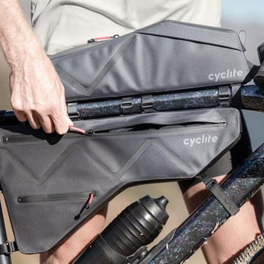 Cyclite Frame Bag Large / 02 -  Rahmentasche (Bikepacking) 44 cm (black) - Ansicht 6